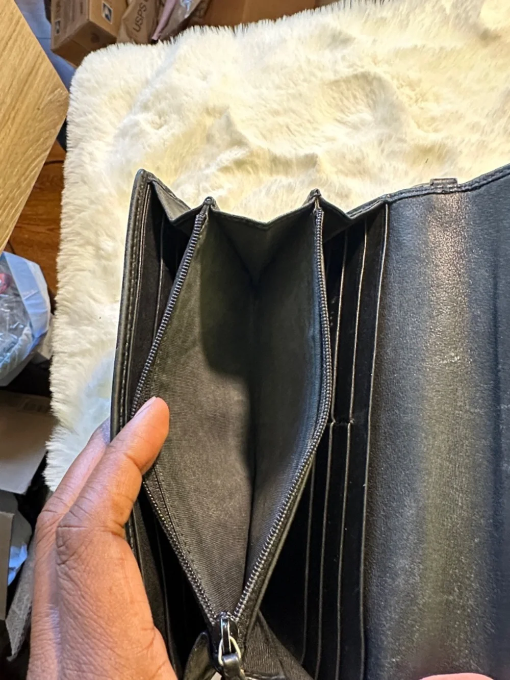 Gucci Black Embossed Leather Zip-Around Wallet - Picture 7 of 7